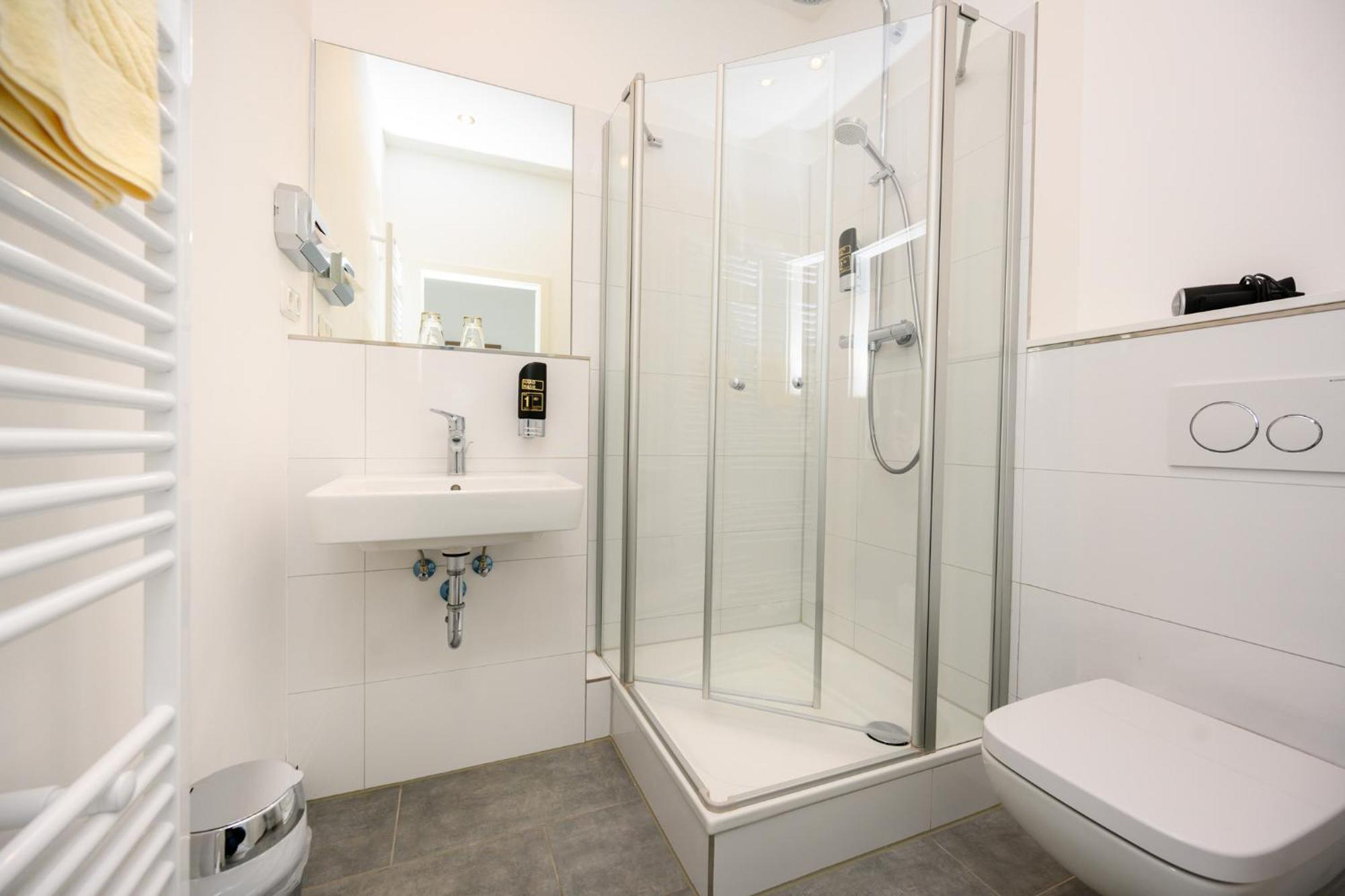Hotel Zur Seemoewe Kirchdorf  객실 사진