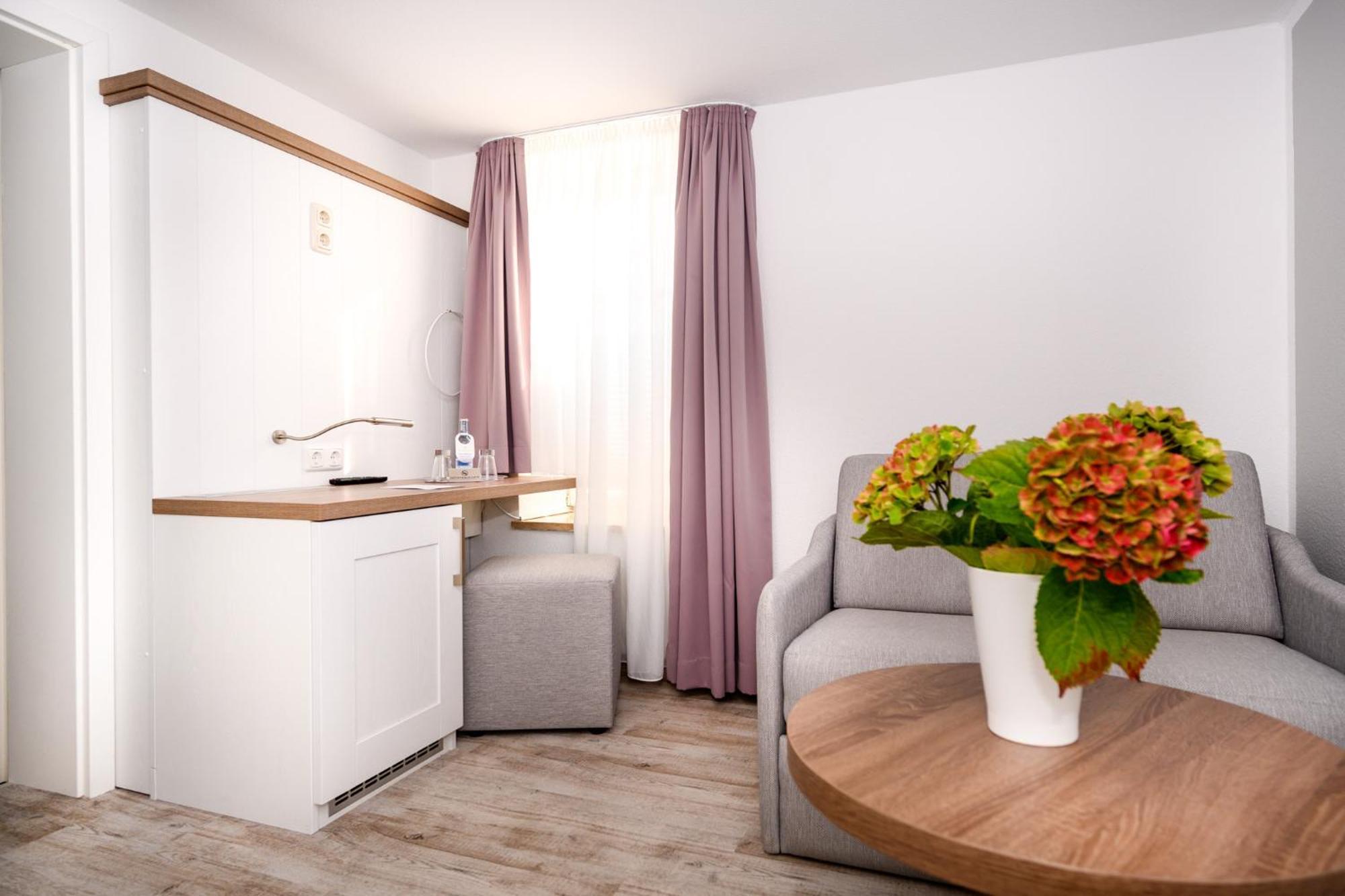 Hotel Zur Seemoewe Kirchdorf  객실 사진